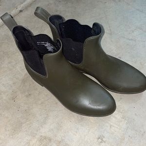 Green rain boots from target